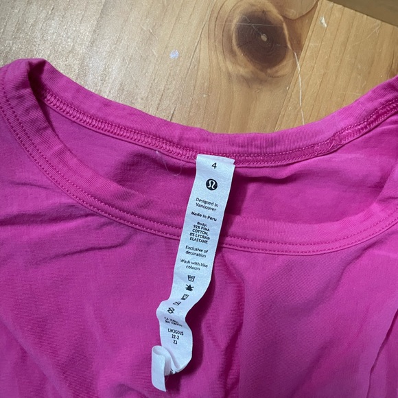 Lululemon CrescentTee - Picture 2 of 3